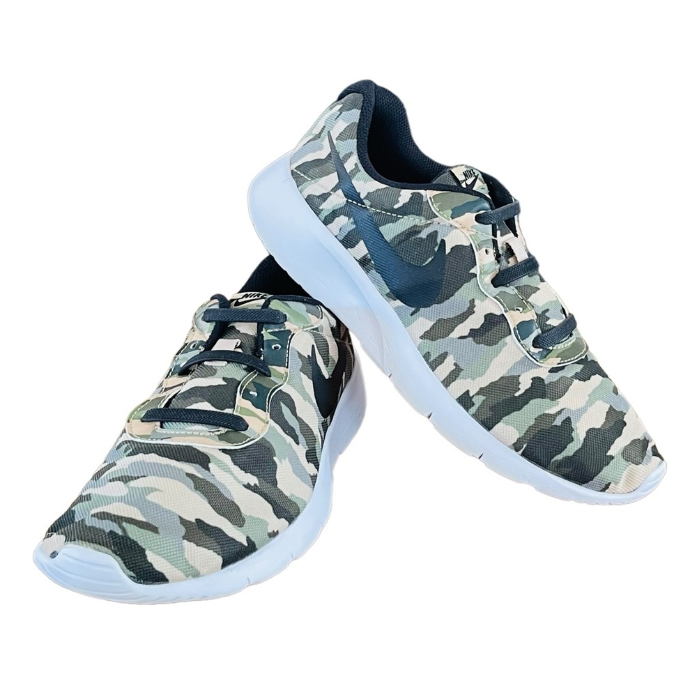 Nike Tanjun Prin Running Shoes W’s Sz 7, 24 cm, 6Y US, Mushroom/Black-Palm Green